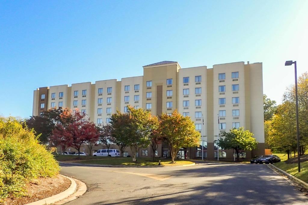 Sleep Inn & Suites BWI Airport Main image 1